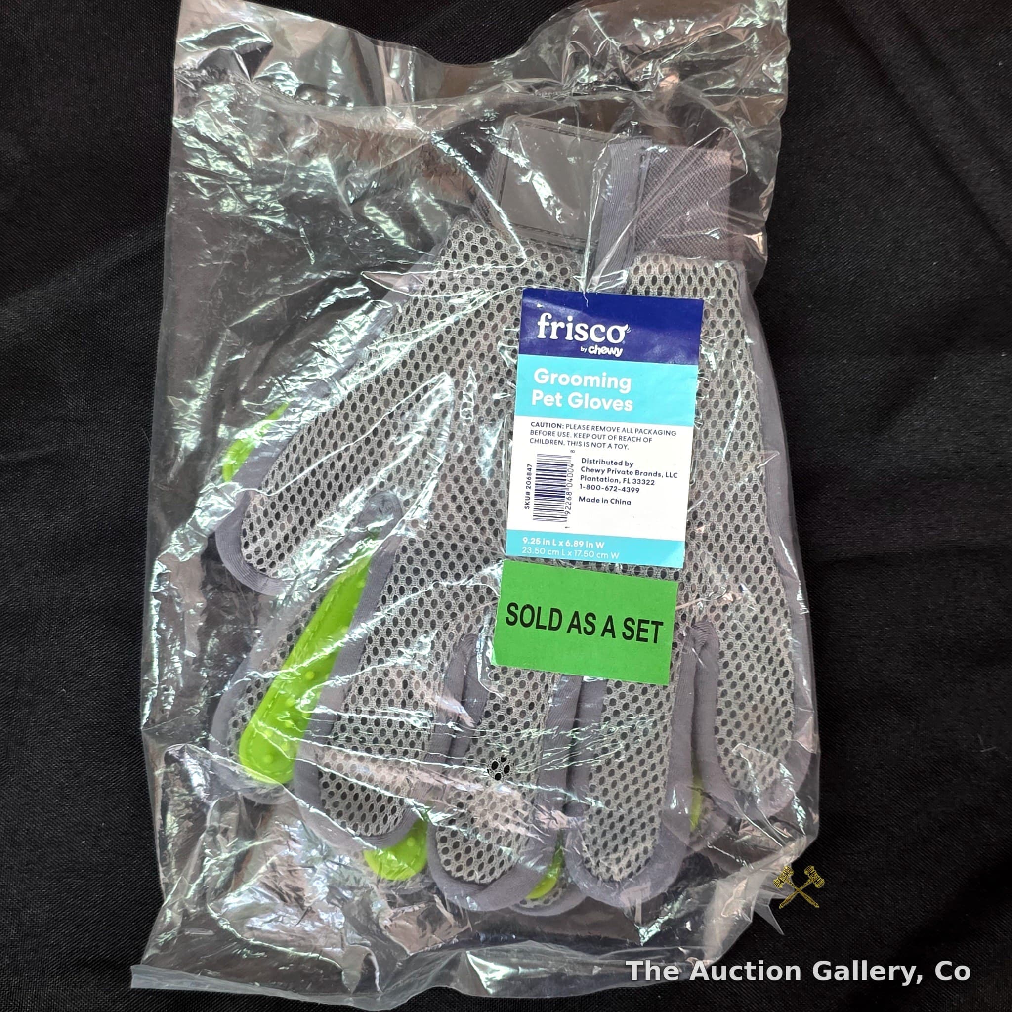 Frisco by Chewy Grooming Pet Gloves, New in Package