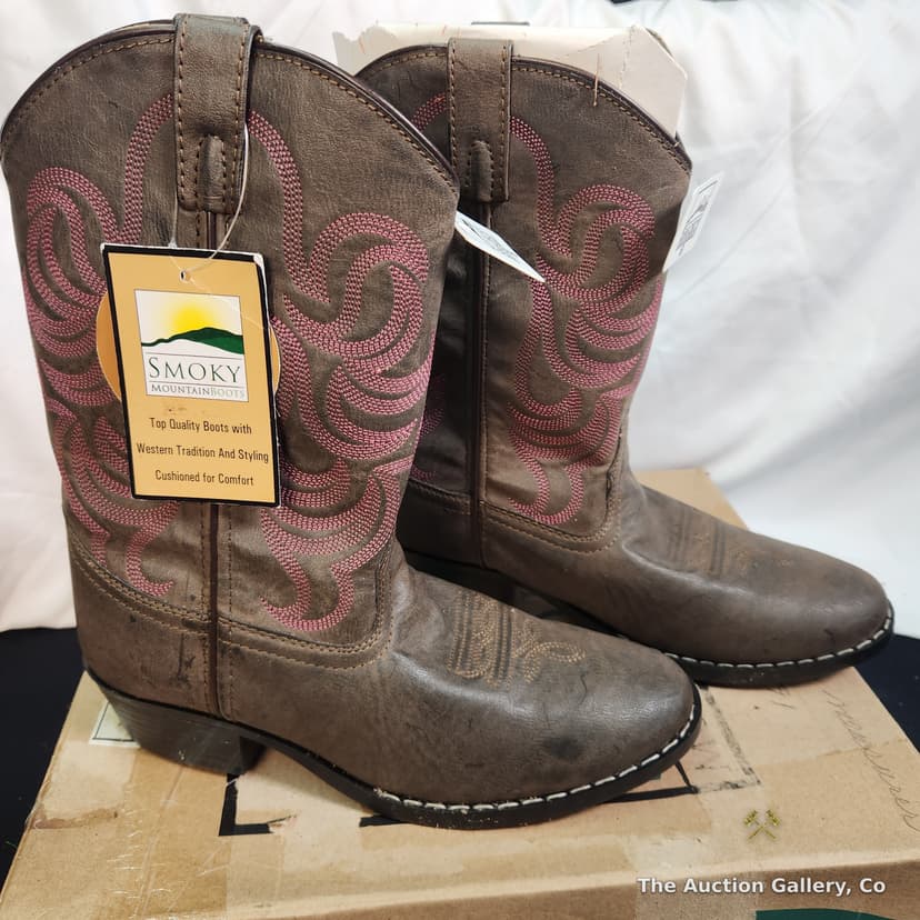 Smoky Mountain Boots Kids' Cowboy Boots & Cowgirl Decor Set, Size Y6/L8 β photo 5