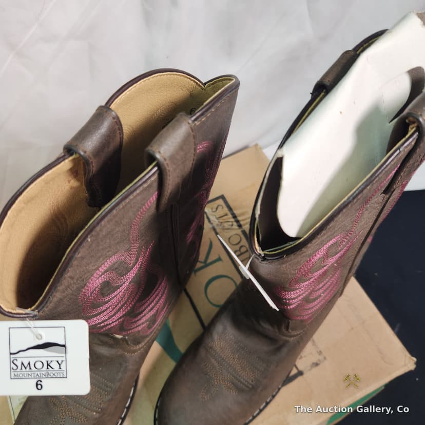 Smoky Mountain Boots Kids' Cowboy Boots & Cowgirl Decor Set, Size Y6/L8 β photo 3