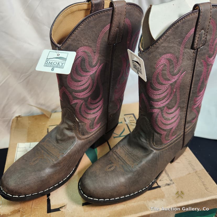 Smoky Mountain Boots Kids' Cowboy Boots & Cowgirl Decor Set, Size Y6/L8 β photo 2