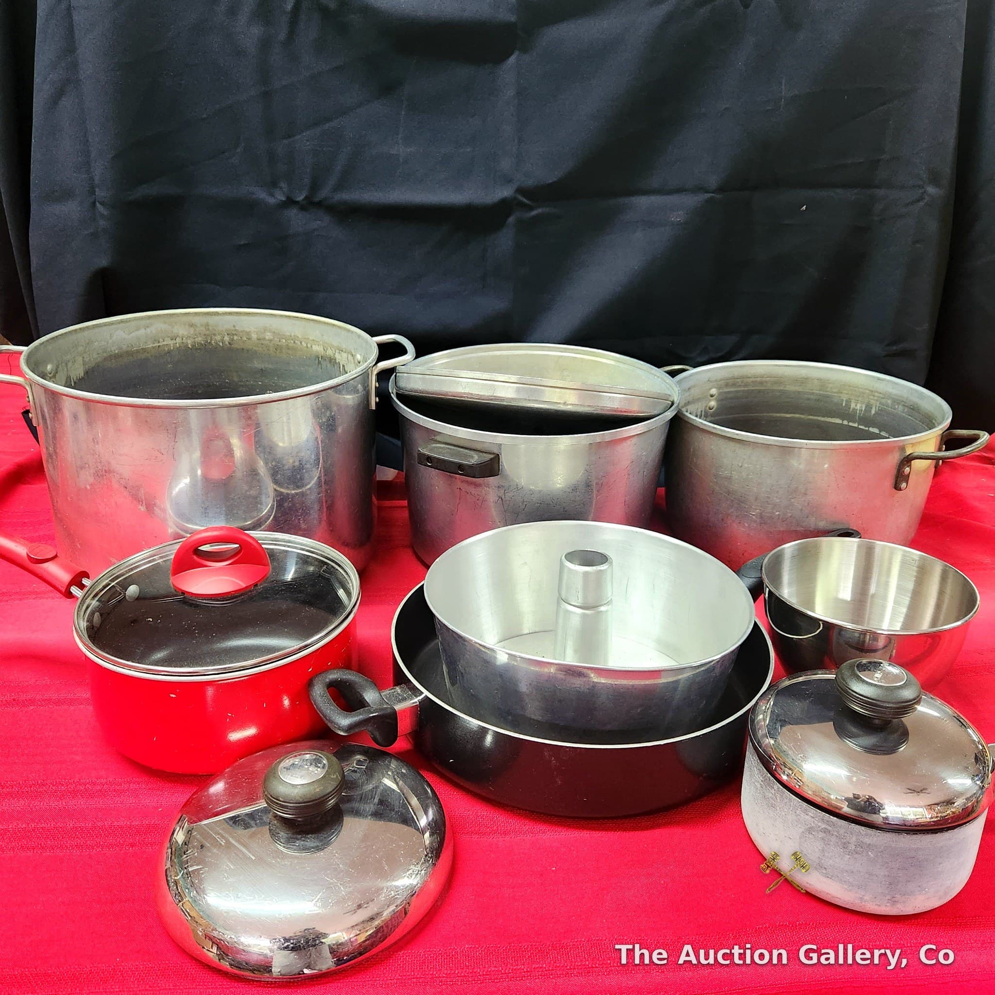 Mixed Lot of Pots, Pans & Bakeware โ Great for Canning