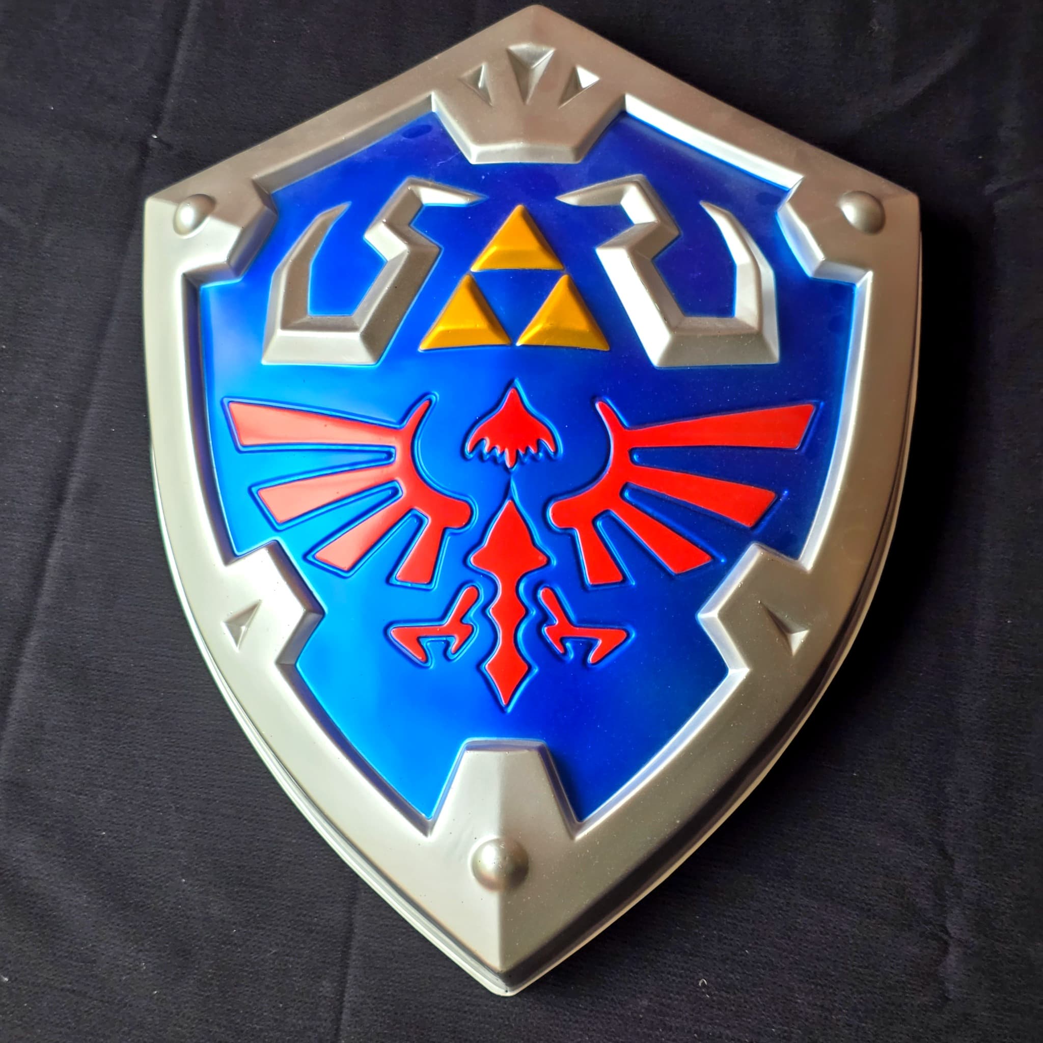 Legend of Zelda Hylian Shield Replica, 2015 Nintendo