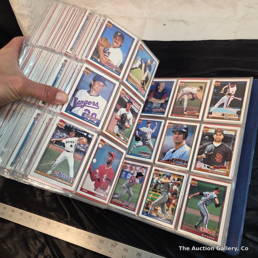 1991 Topps Baseball Complete Set, #1โ792 in Binder โ photo 5