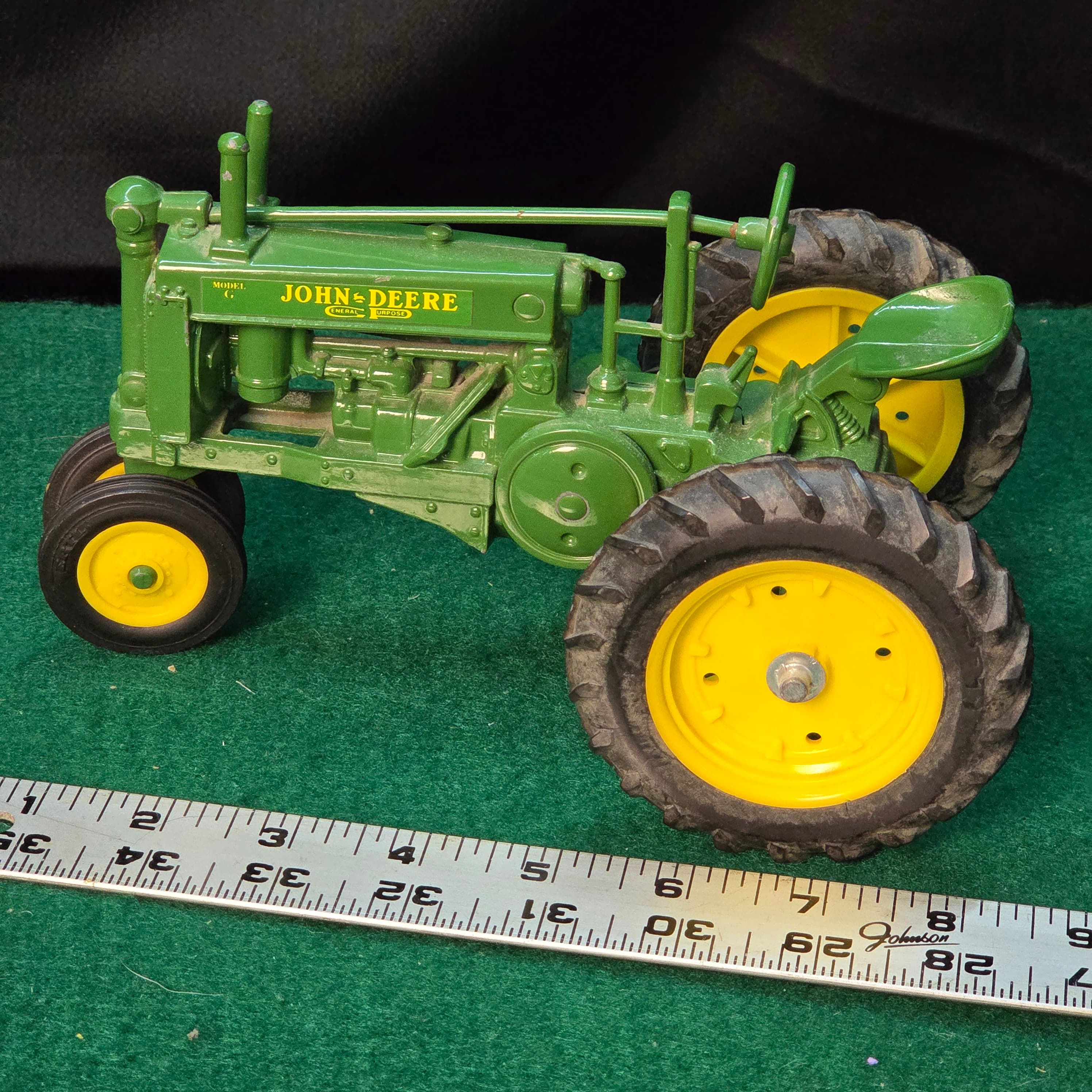 John Deere Model G Die-Cast Toy Tractor, 1:16 Scale