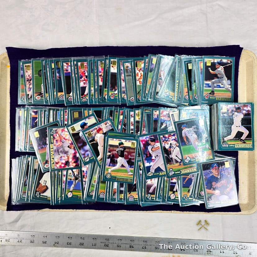 2001 Topps Baseball Cards, Large Lot โ Sleeved & Unsleeved