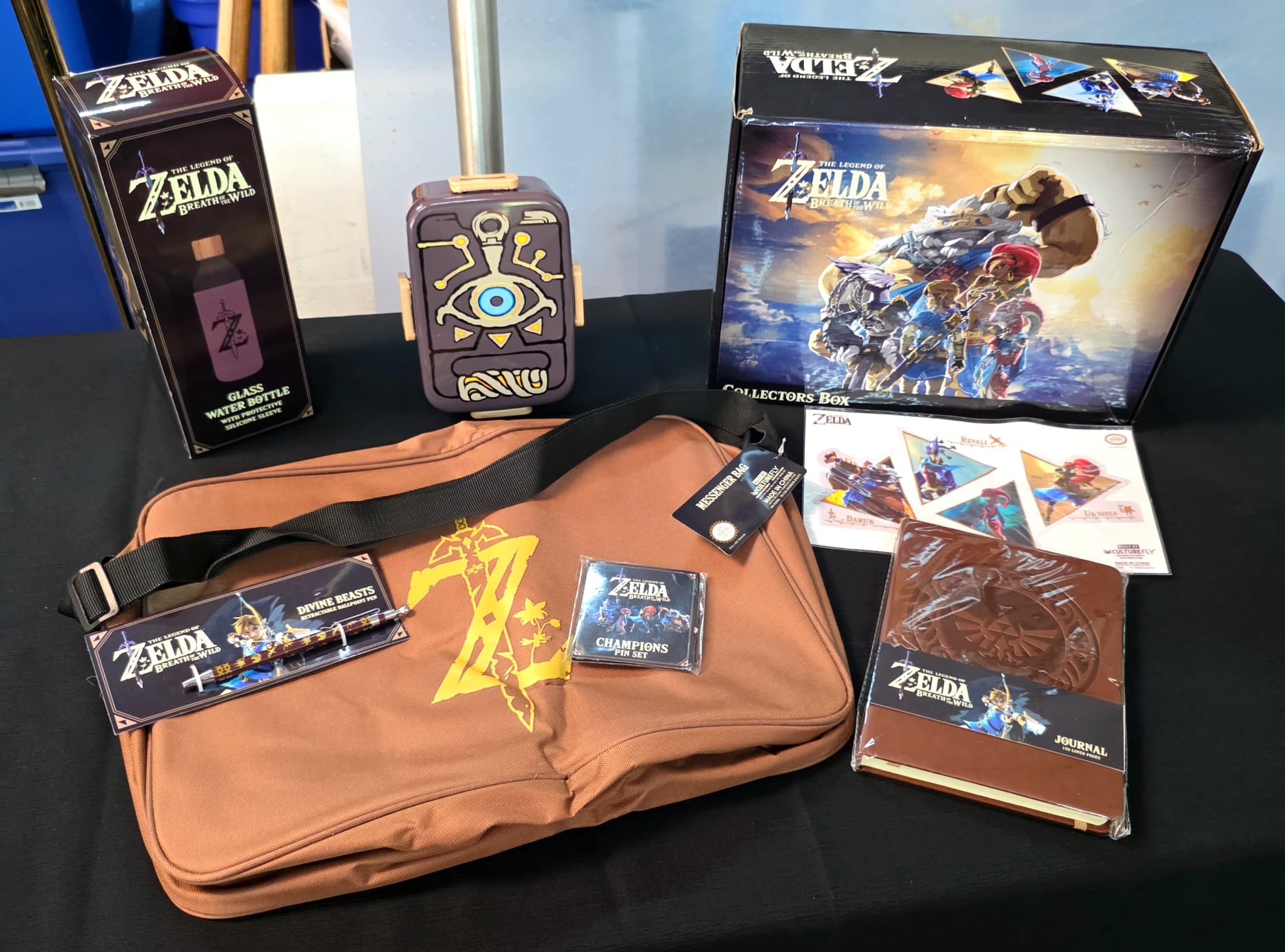 Legend of Zelda Breath of the Wild Collectors Box Set, 8-Piece Lot