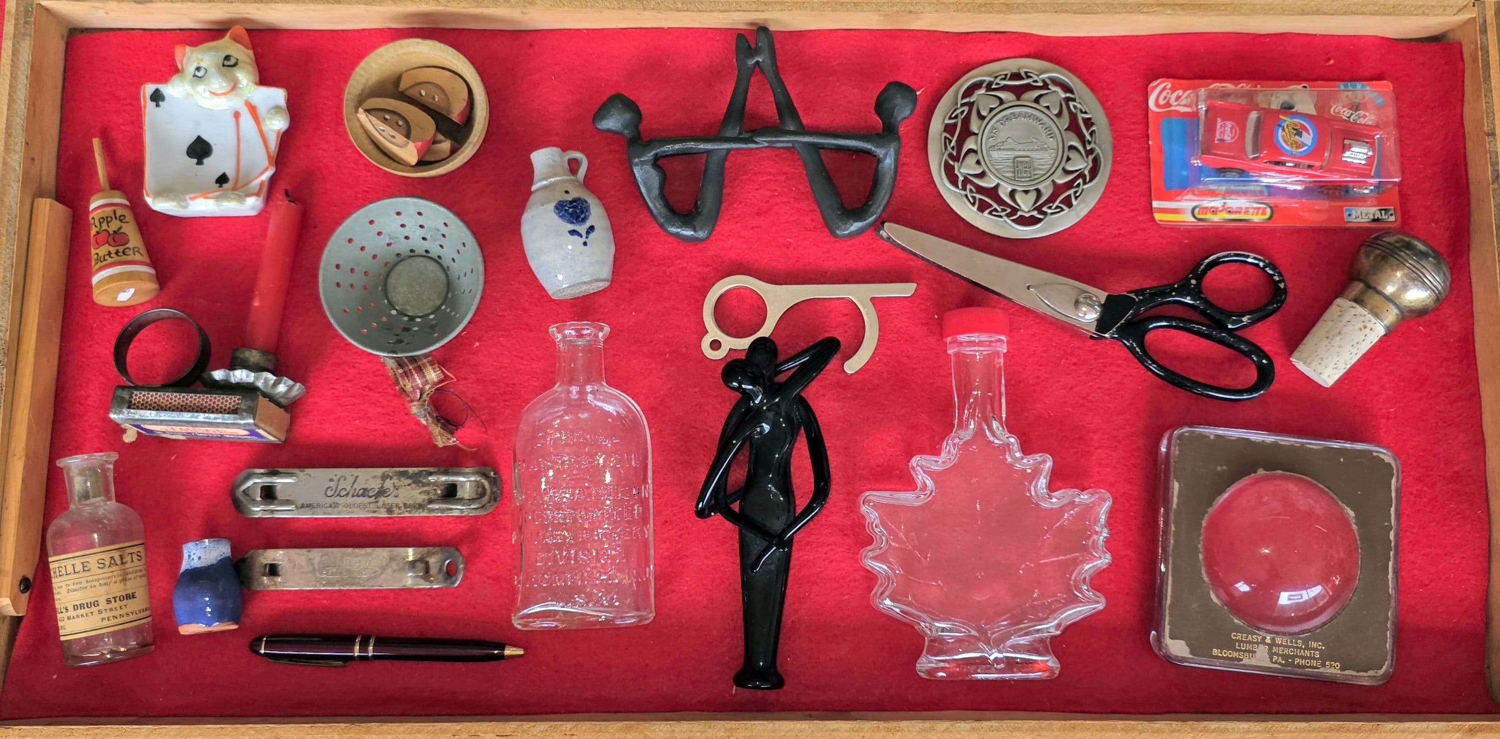 Mixed Antique & Vintage Smalls Lot, 26 Pieces