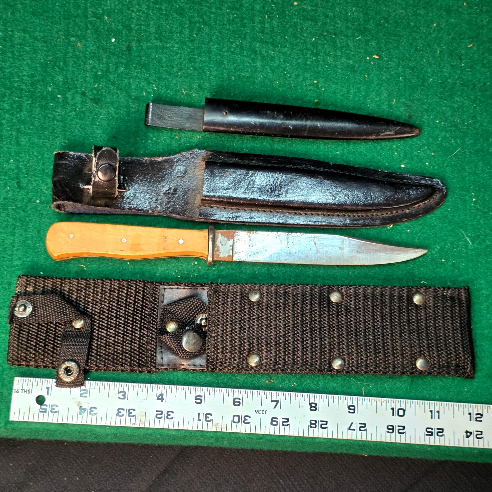 Fixed-Blade Hunting Knife with Leather Sheath, Nylon Sheath, and Small Black Scabbard