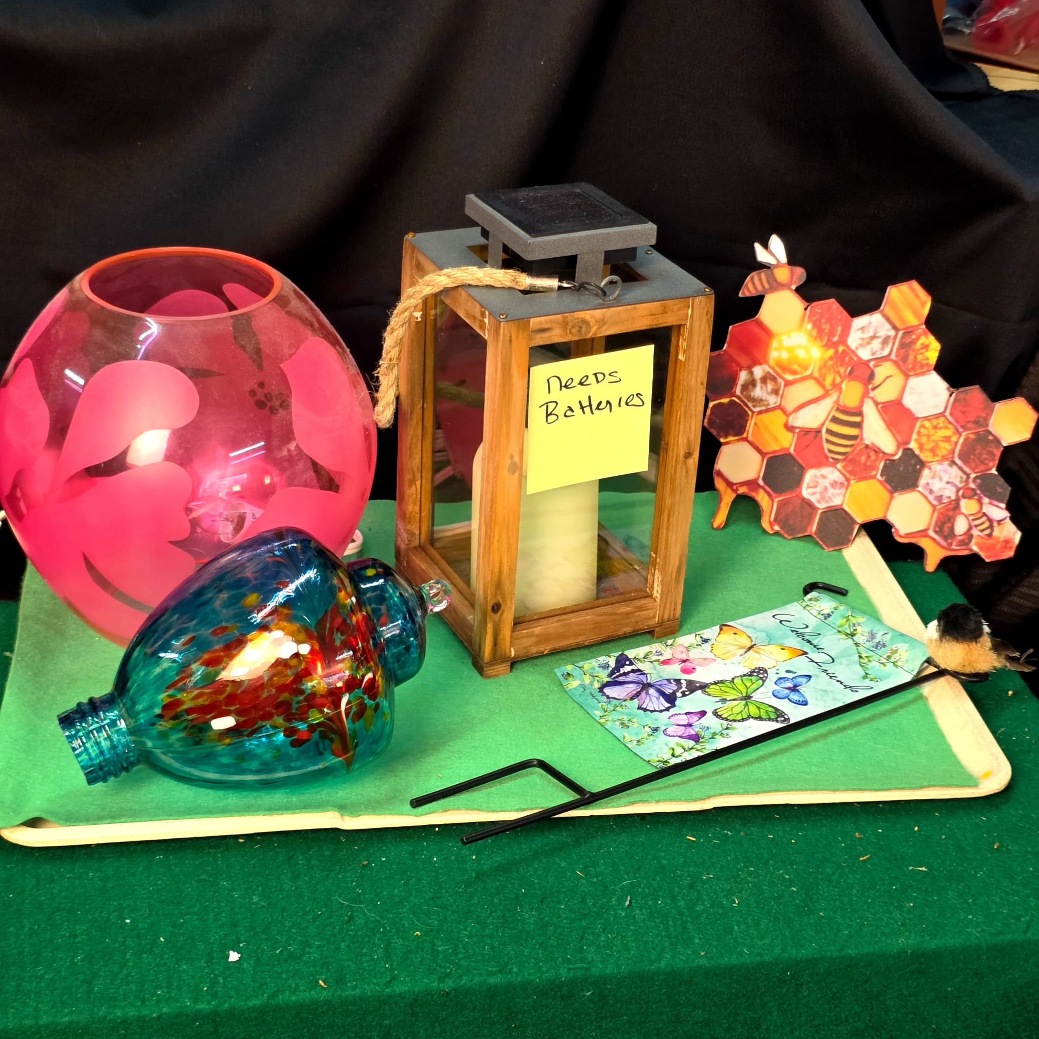Garden Decor Lot β Lantern, Hummingbird Feeder Glass, Light-Up Vase & More
