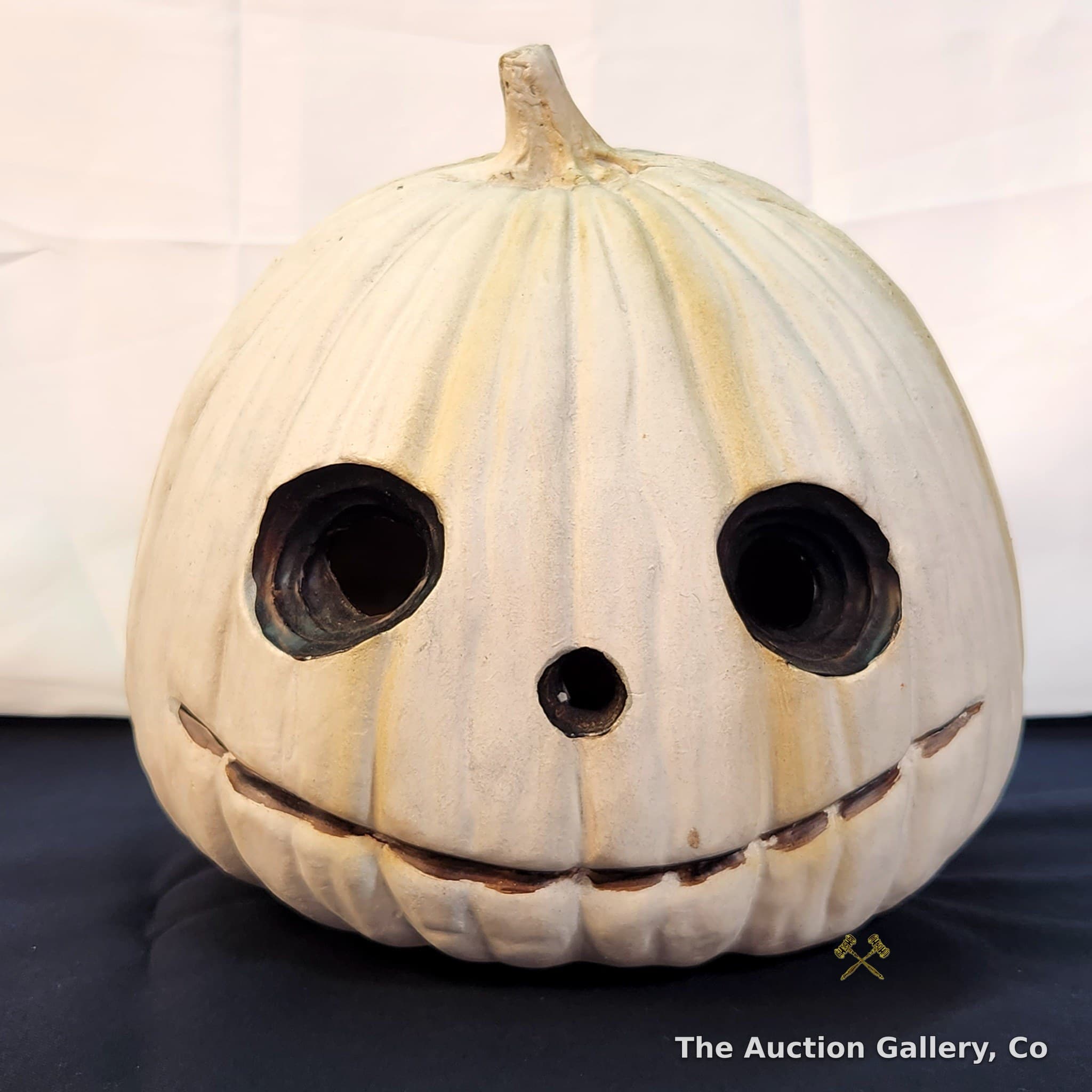 White Jack-O-Lantern Pumpkin Light, Working