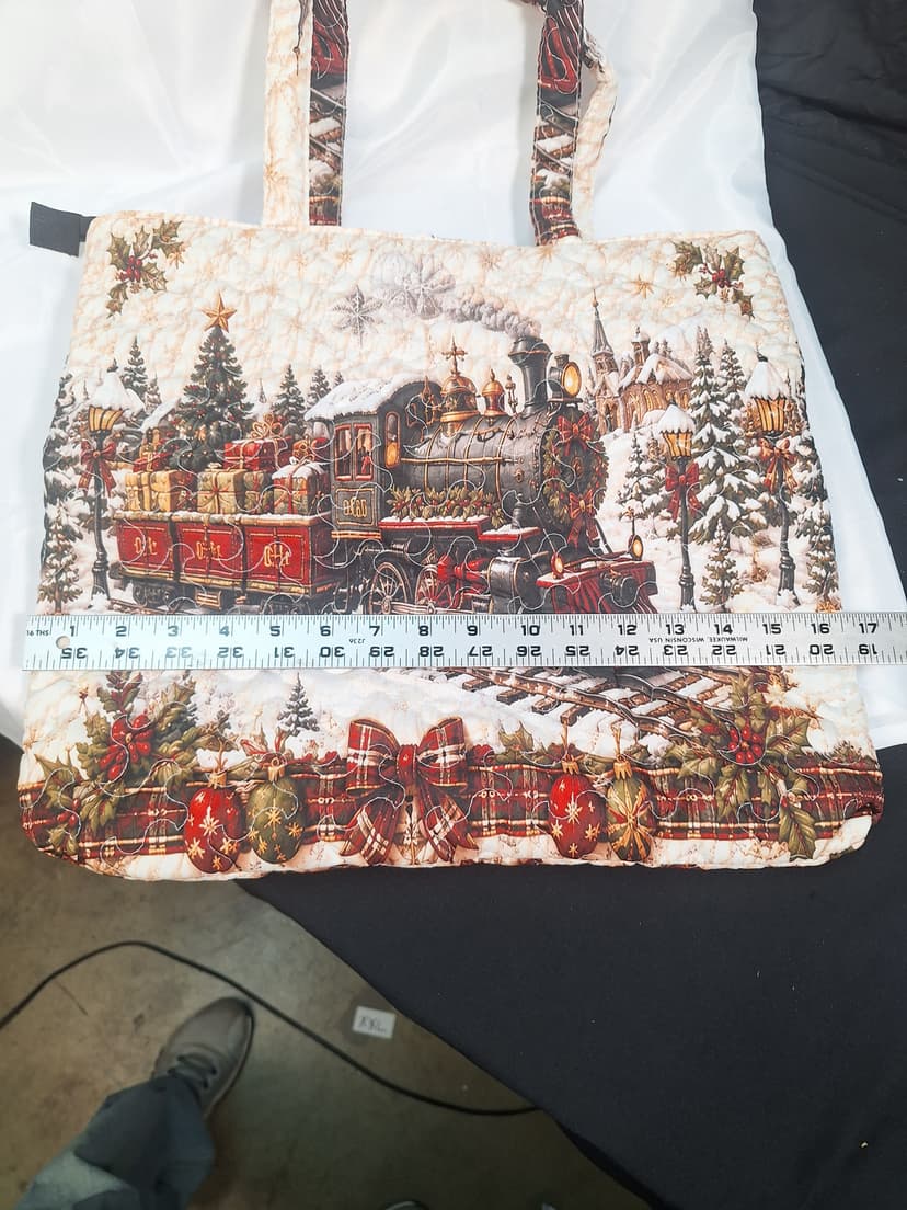 Quilted Christmas Train Tote Bag, New Without Tags β photo 4