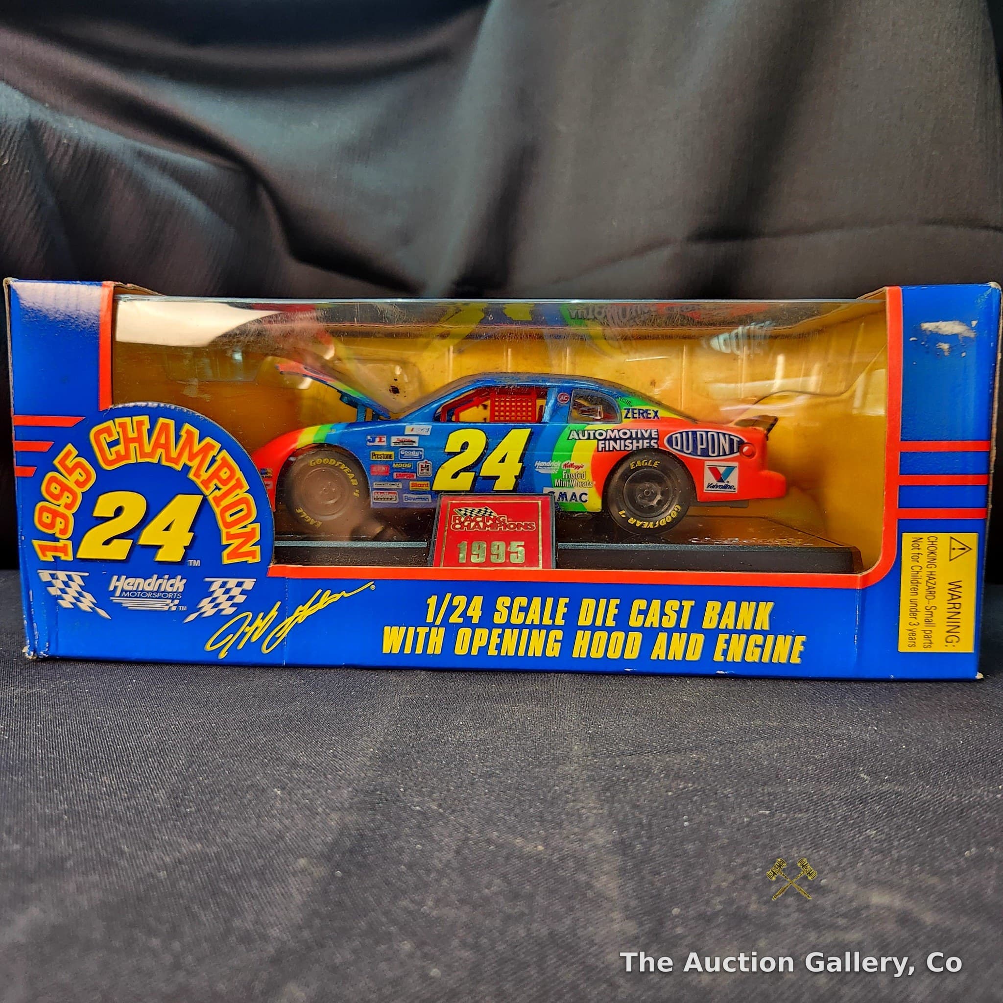 Racing Champions Jeff Gordon #24 DuPont 1995 Champion 1:24 Die-Cast Bank