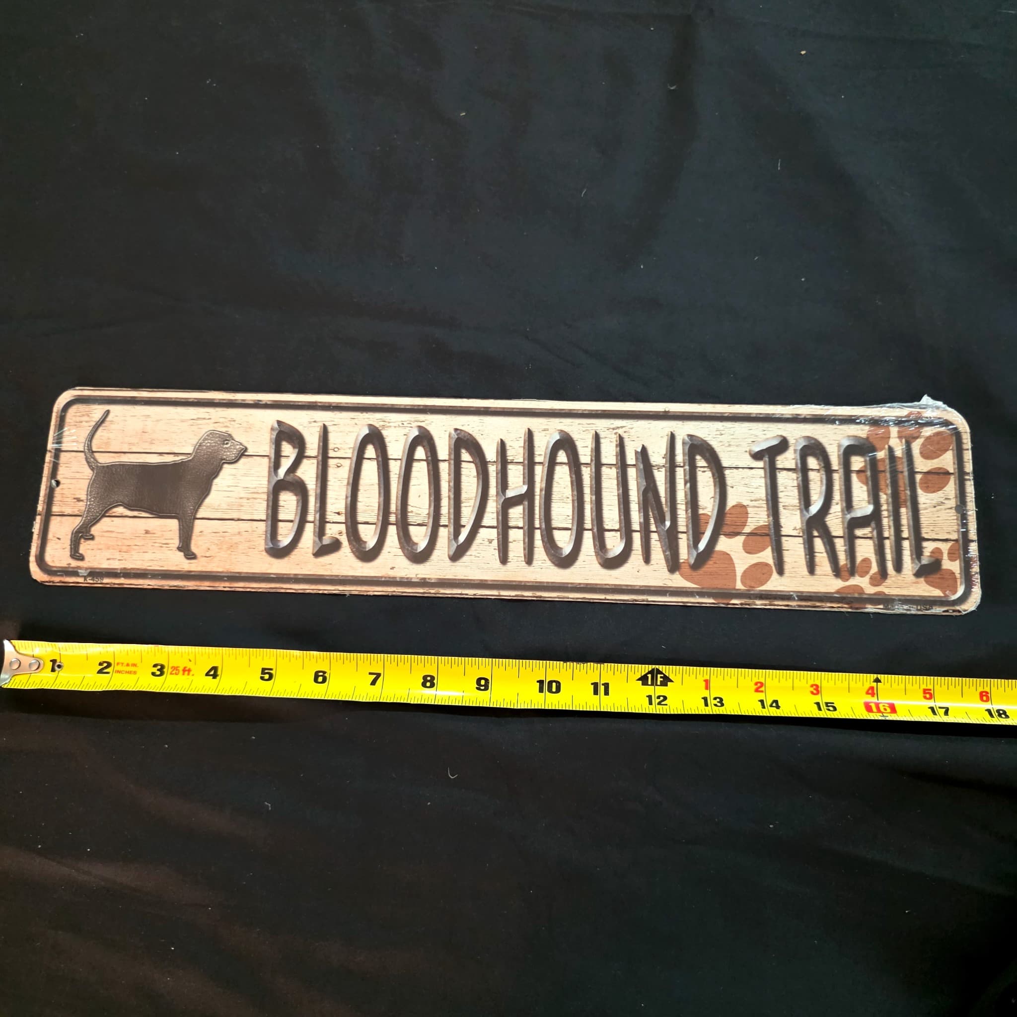 Bloodhound Trail Metal Street Sign, 18"