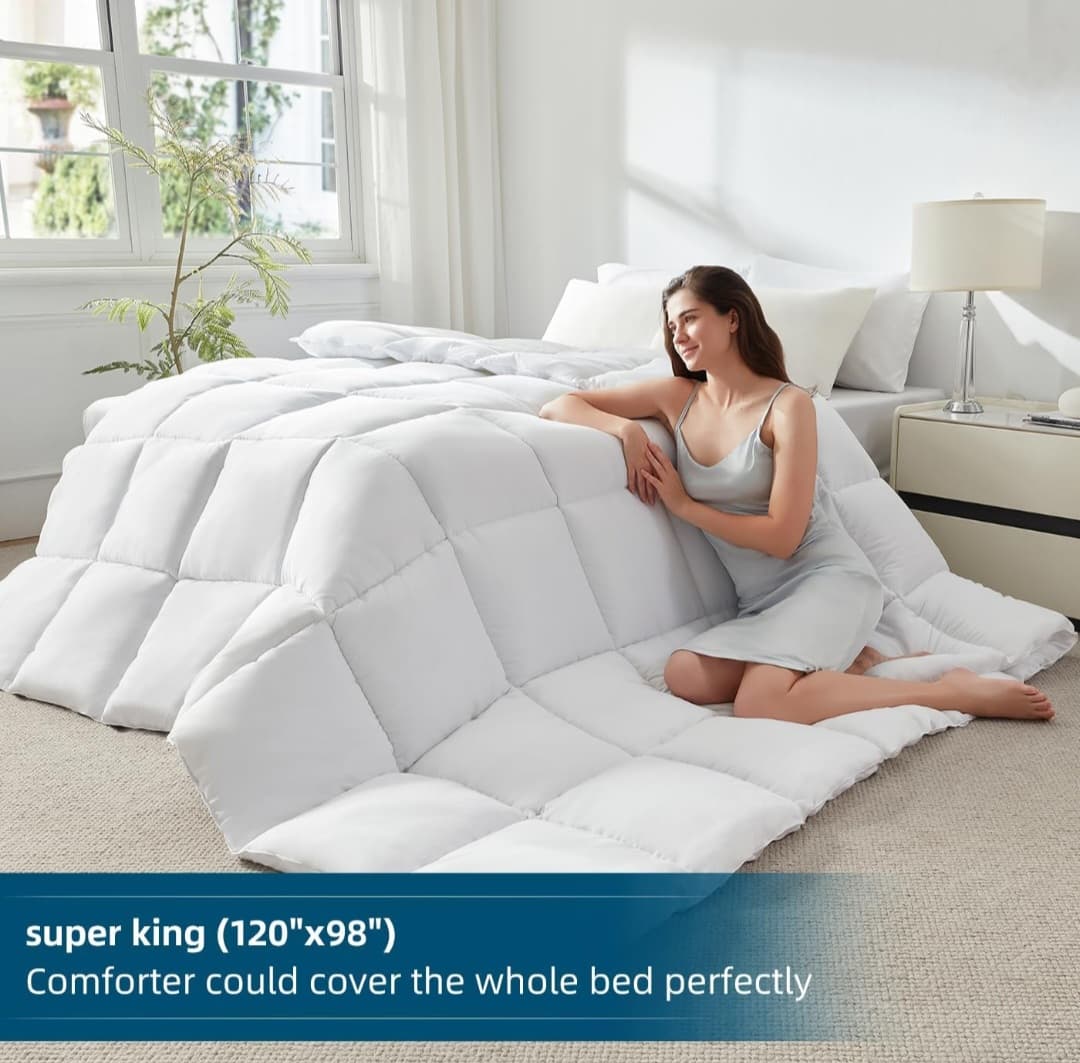Super King Size Lightweight Soft Quilted Down-Alternative Blanket (120" x 98")