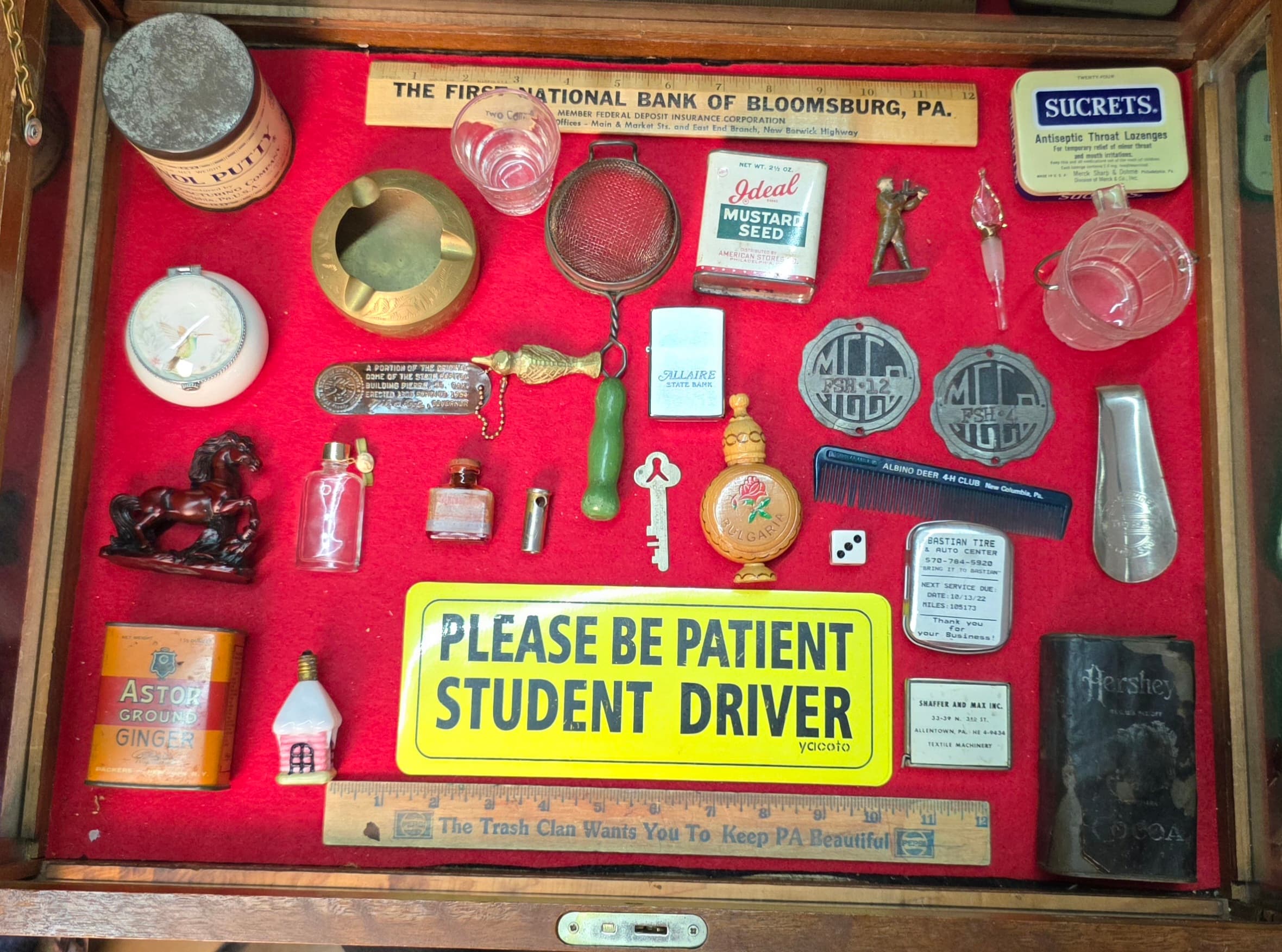 Vintage Pennsylvania Advertising & Collectibles Mixed Lot, Display Case