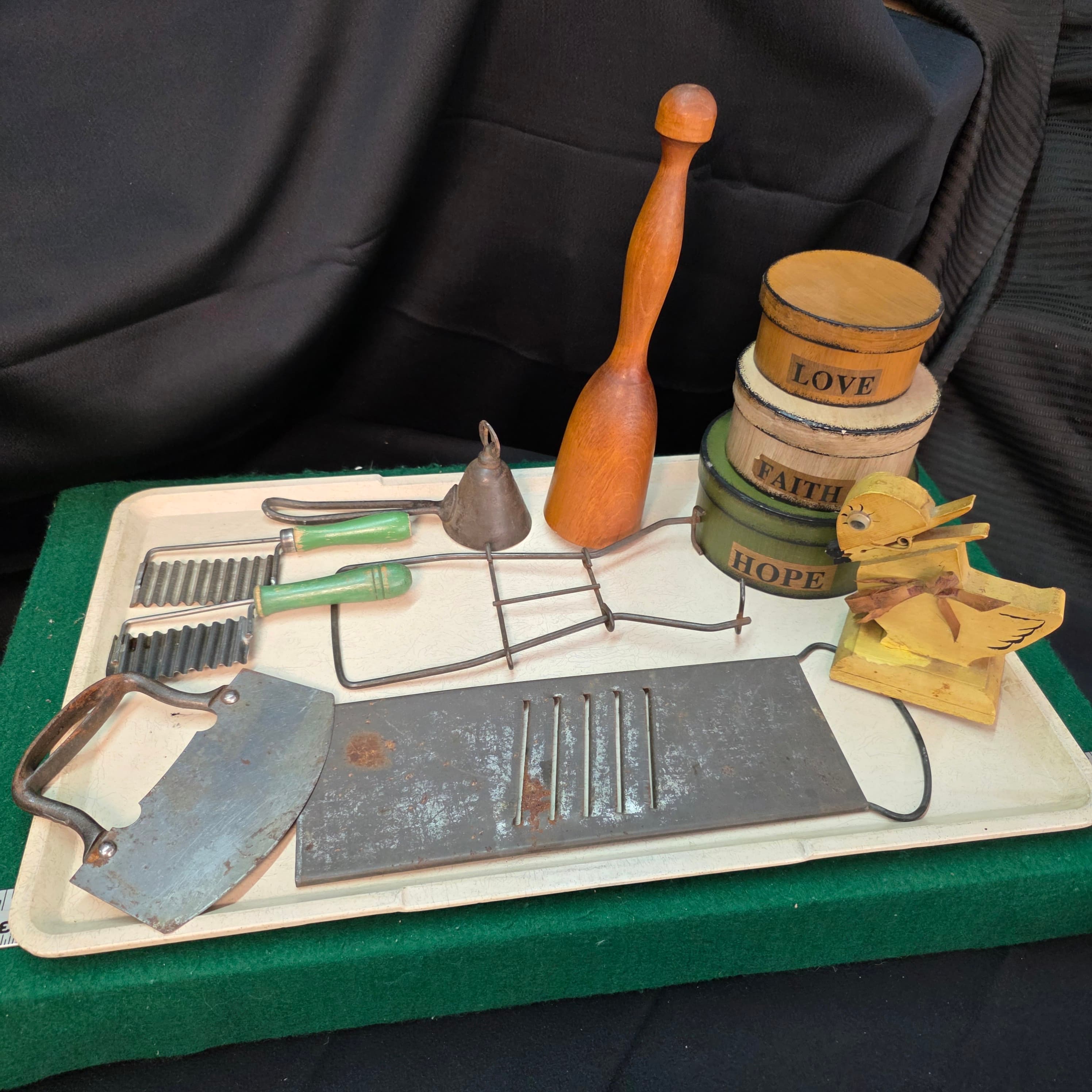 Primitive Kitchen & Country Decor Mixed Lot, 11 Pieces