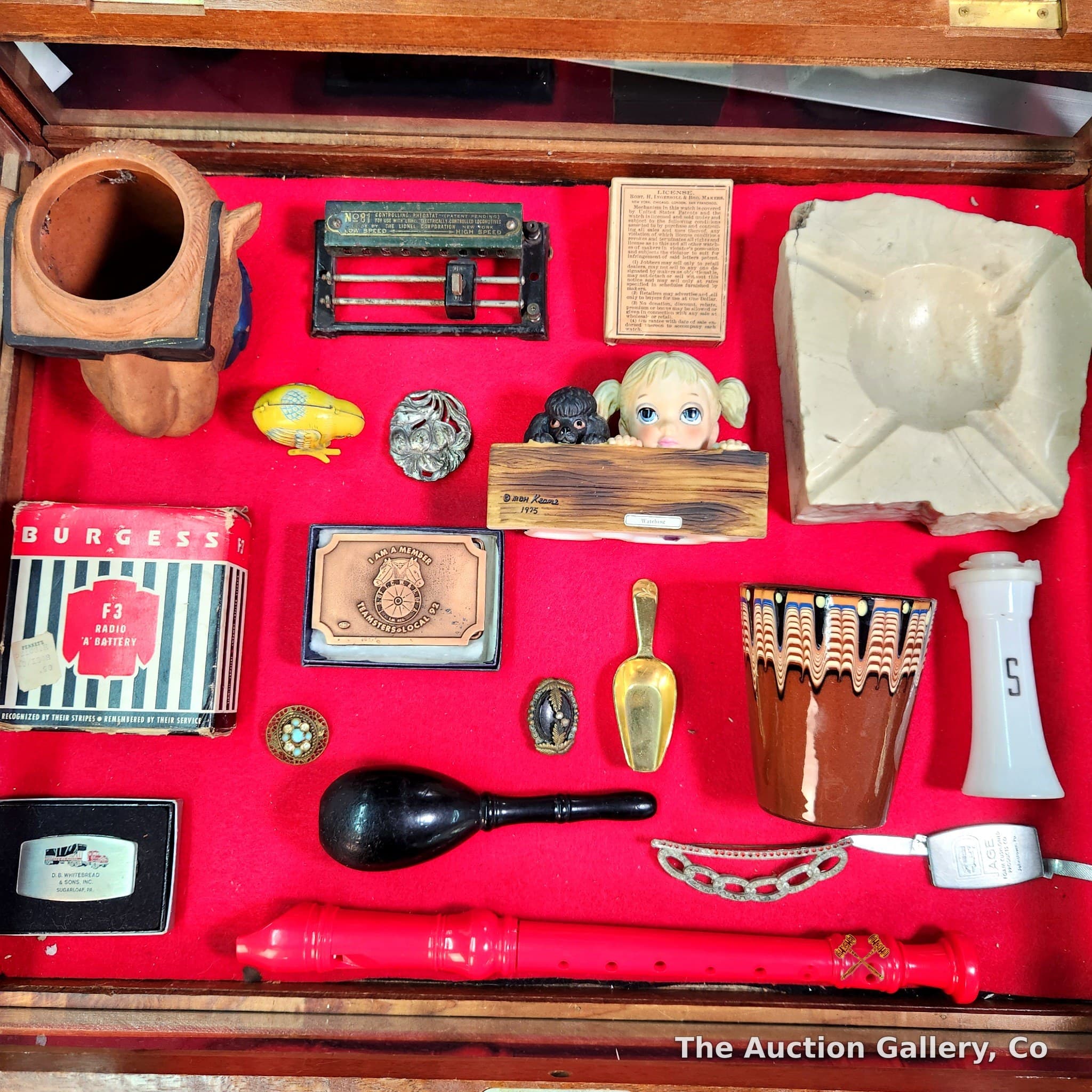 Mixed Vintage Collectibles Lot, 19 Pieces