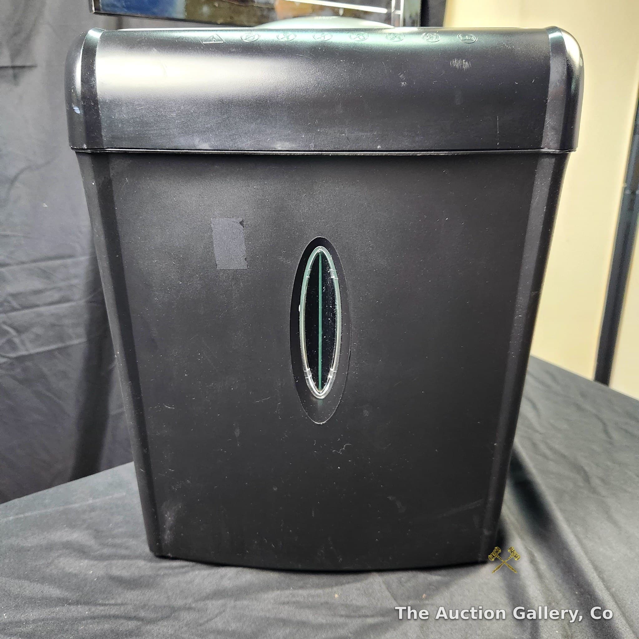 Casemate WM675XB 6-Sheet Paper Shredder