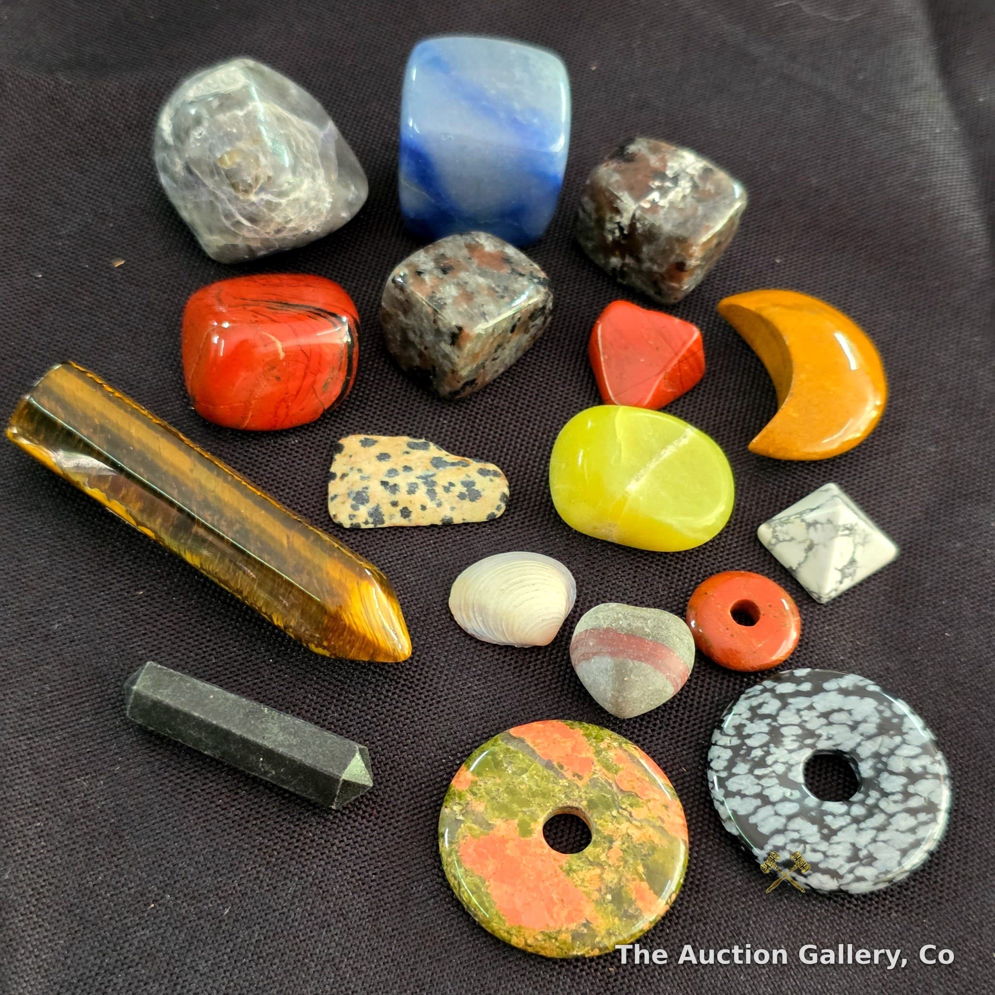 Mixed Gemstone & Crystal Lot of 17 Pieces