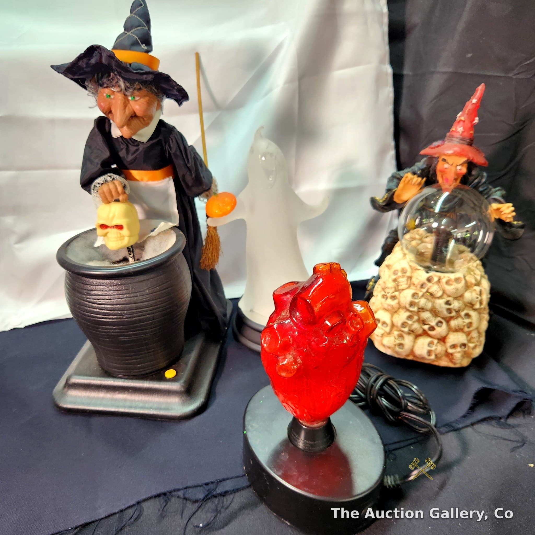 Halloween Decor Lot of 4 โ Witch, Ghost, Skull/Witch Globe, Heart Lamp