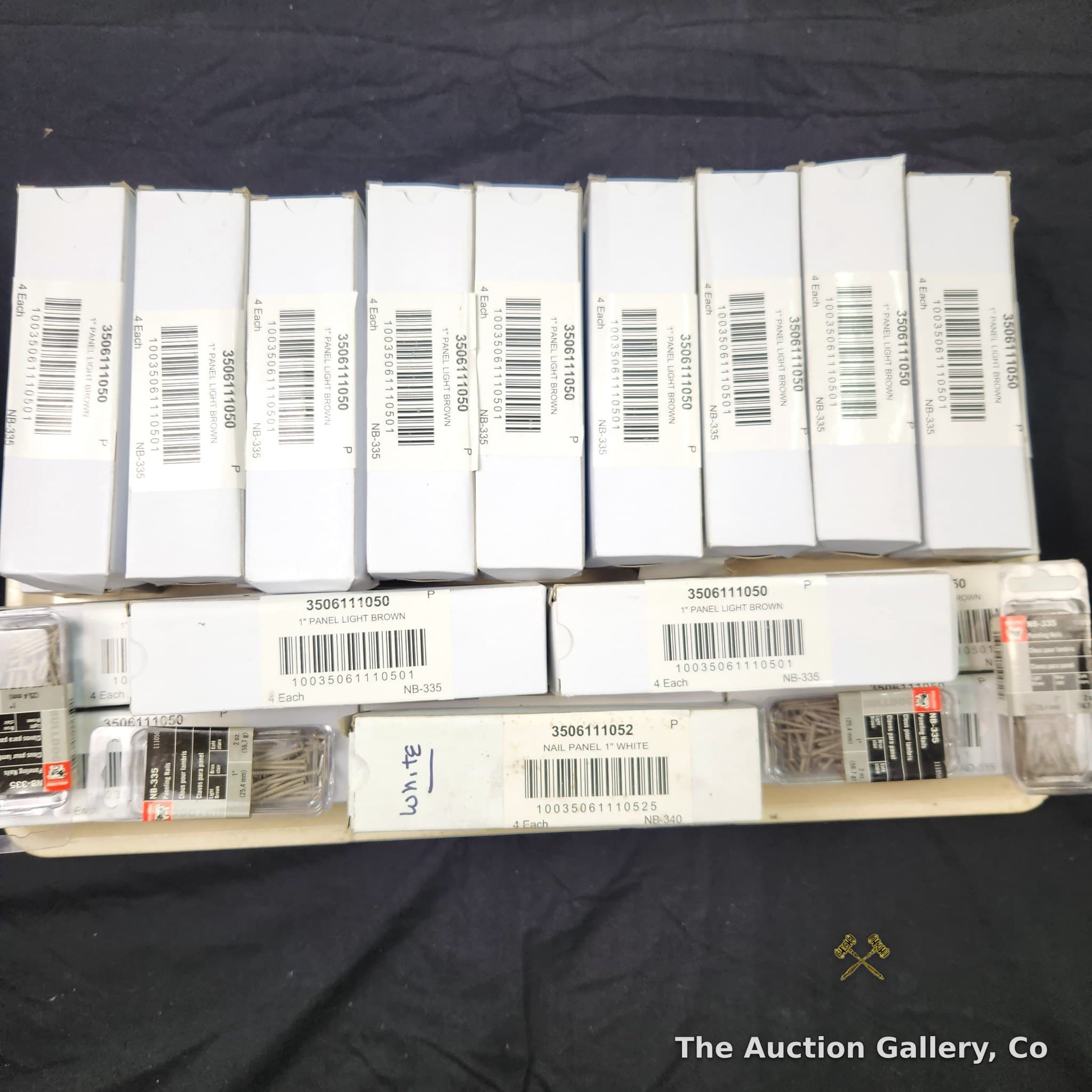 1" Panel Nails Lot โ 27 Light Brown, 1 White, 4 Blister Packs