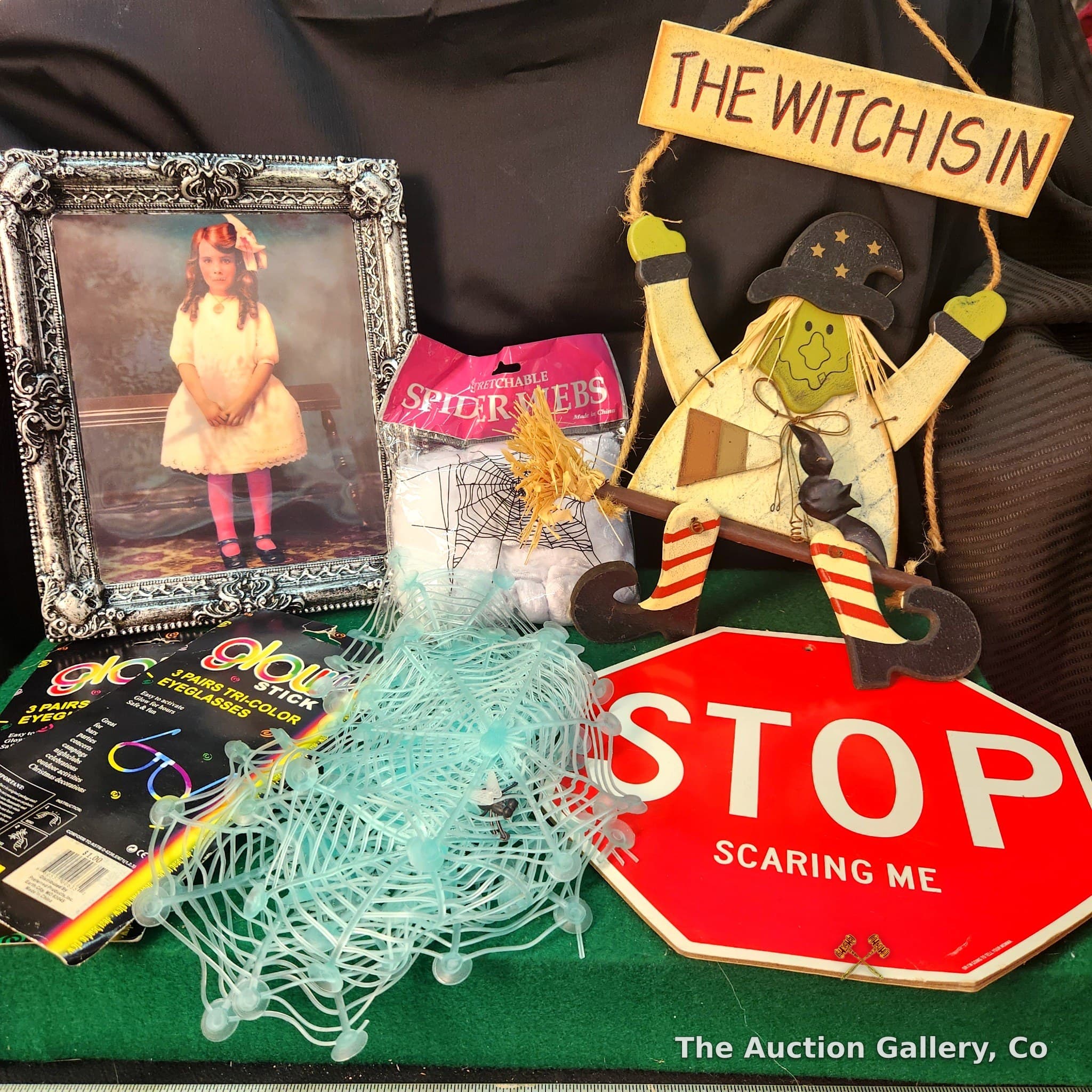 Halloween Decor Lot โ Lenticular Portrait, Witch Sign, and More