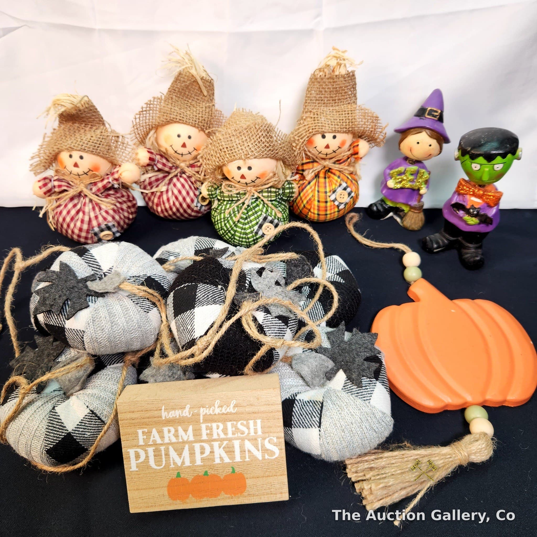 Fall & Halloween Decor Lot โ Scarecrows, Pumpkin Garland, Figurines & More
