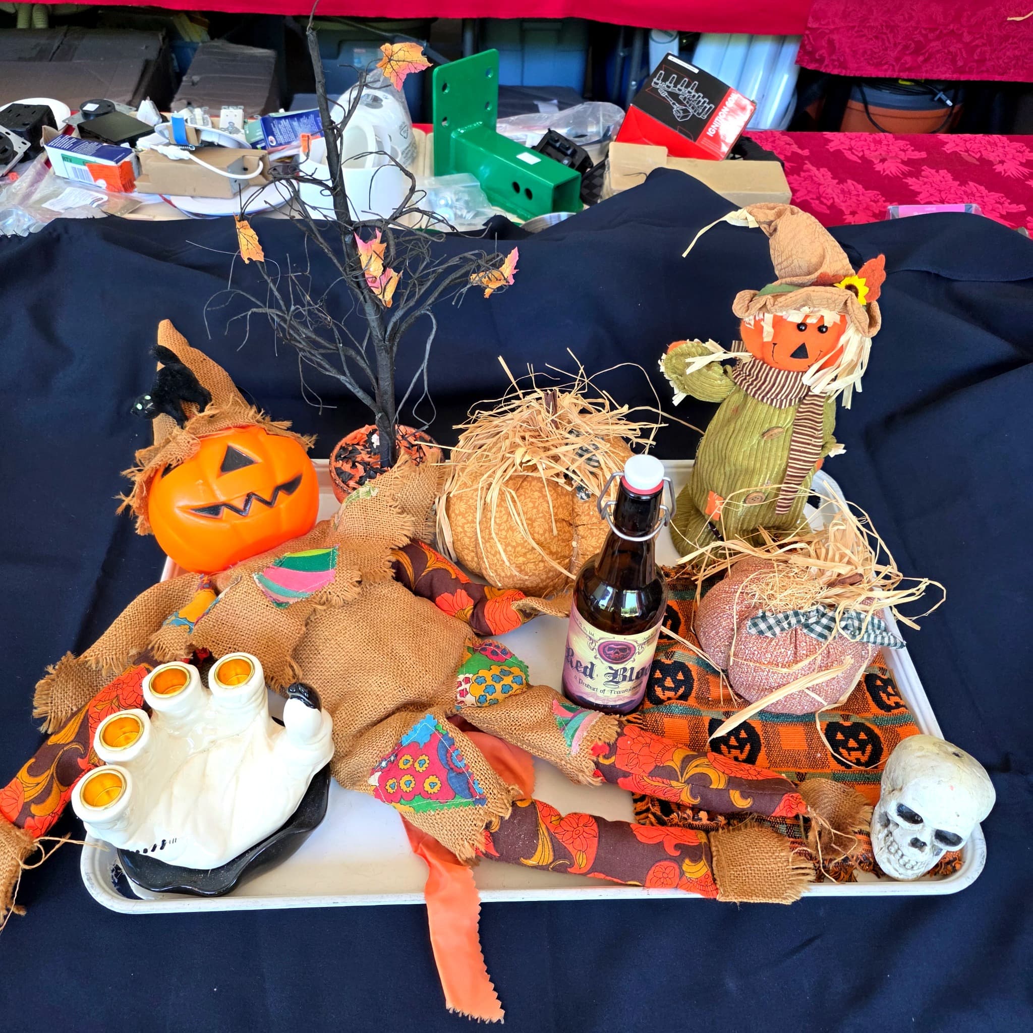 Large Halloween DΓ©cor Lot β Pumpkins, Scarecrows, Accents