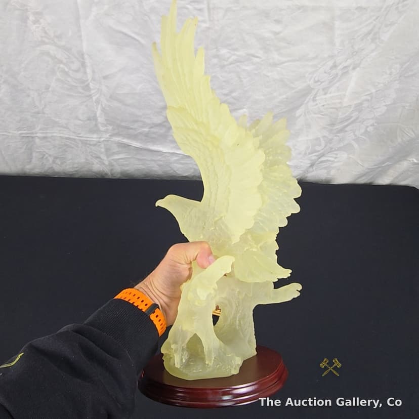 Suanti Galleries Large Translucent Resin Bald Eagle Sculpture โ photo 8