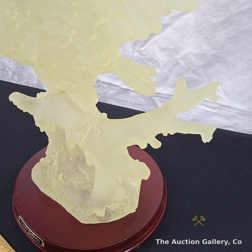 Suanti Galleries Large Translucent Resin Bald Eagle Sculpture โ photo 6