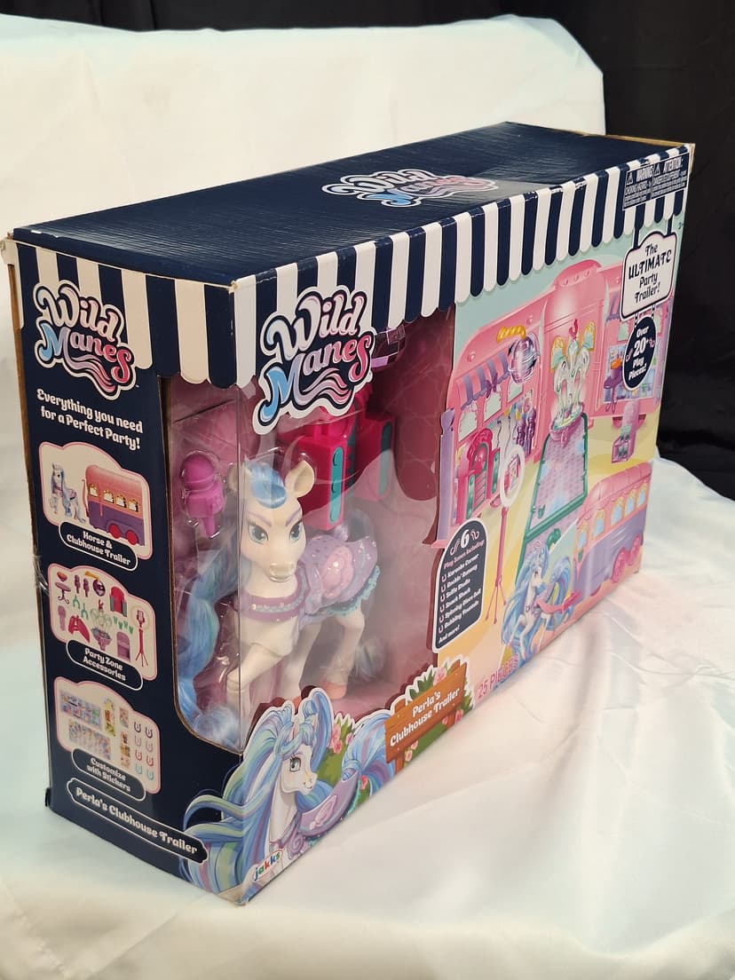 Wild Manes Perla's Clubhouse Trailer Playset, New in Box β photo 3