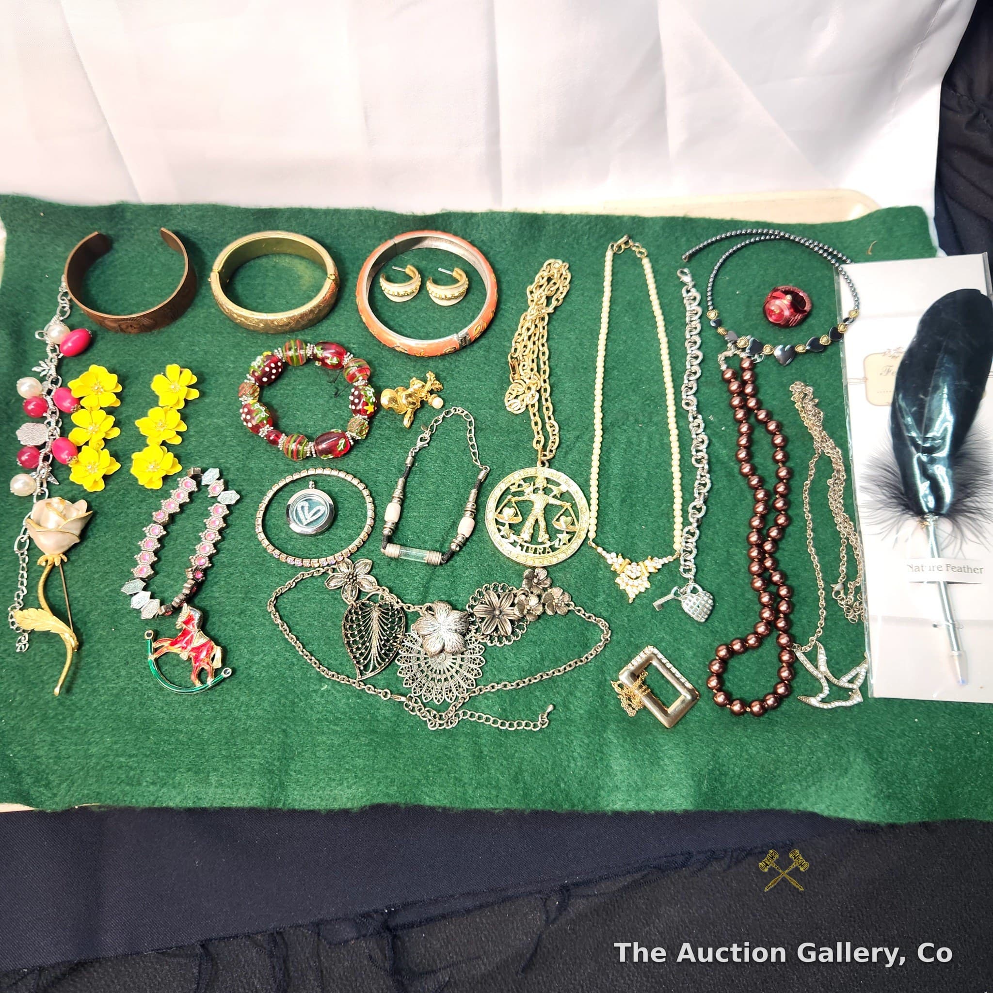 Mixed Costume Jewelry Lot, 24 Pieces โ Bracelets, Necklaces, Brooches & More