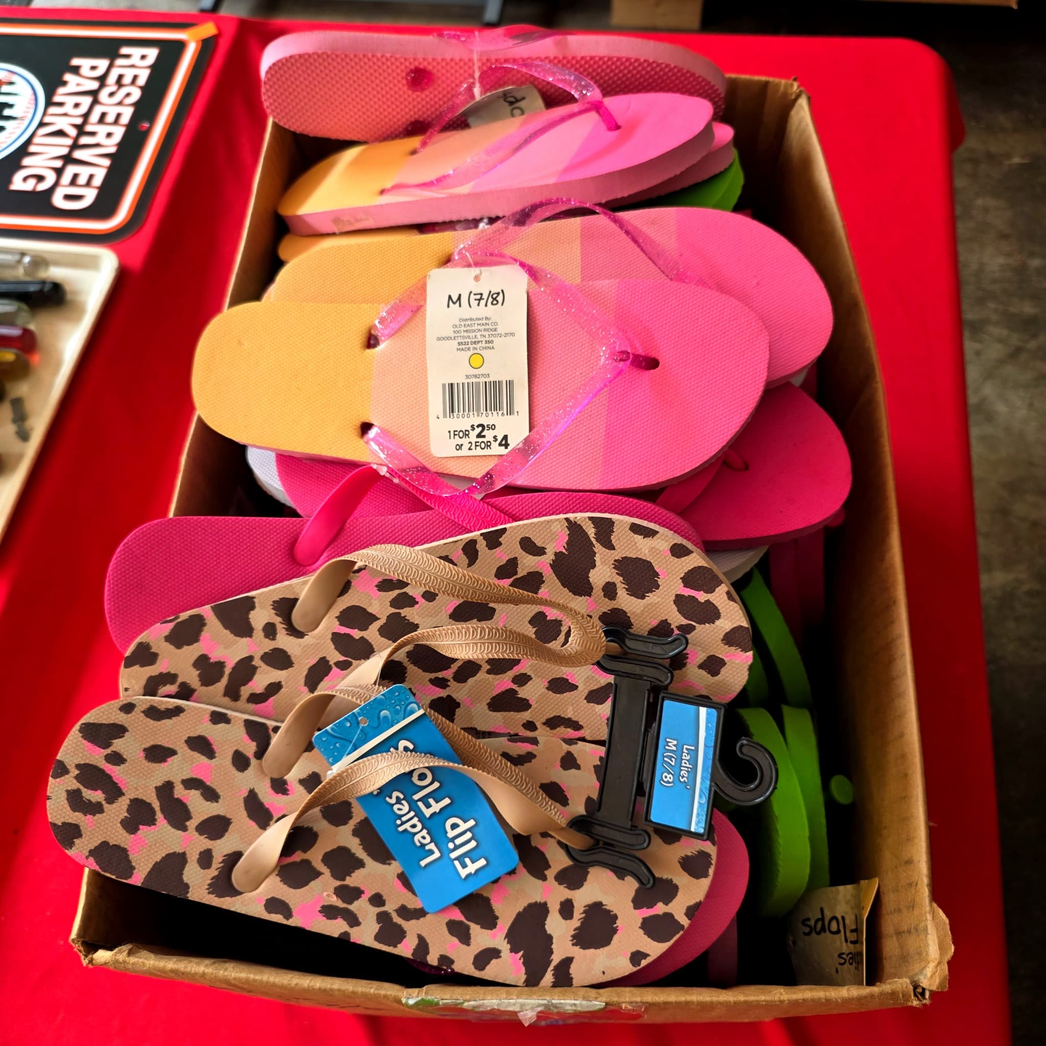 WHOLE LOT (X45) - Ladies' Flip Flops, 45 Pairs, Size 7/8, Mixed Styles